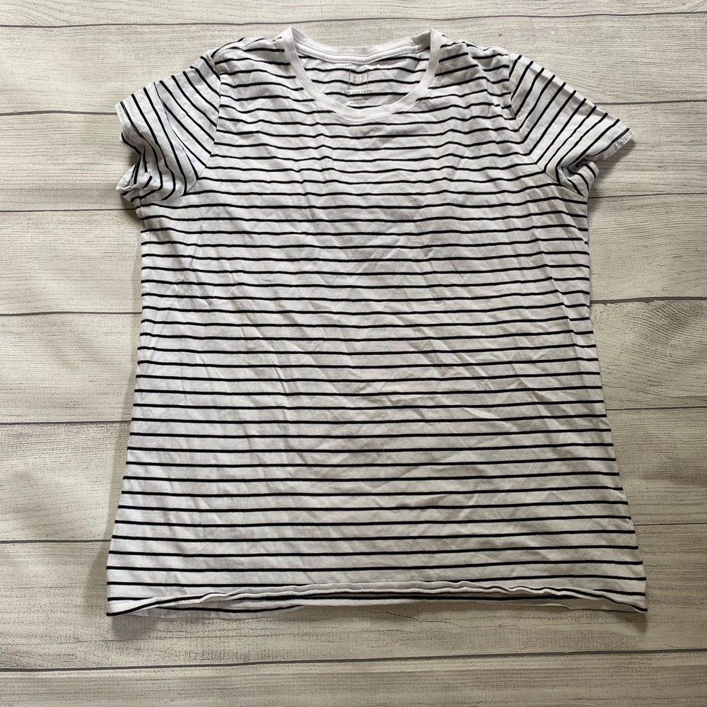 Gap tee